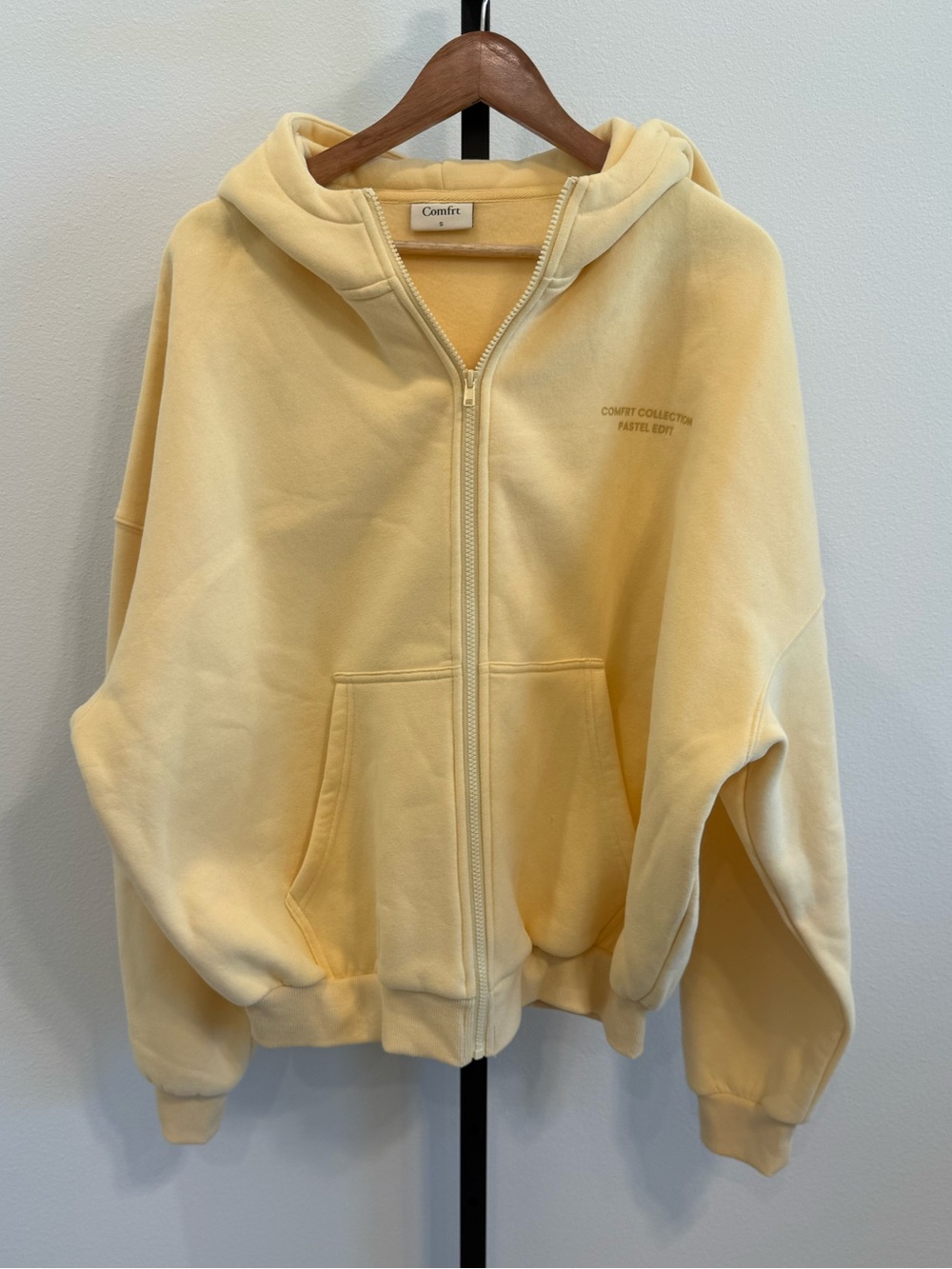 Comfrt Pastel Collection Yellow Women’s Zip Hoodie Small Oversized Travel Comfy